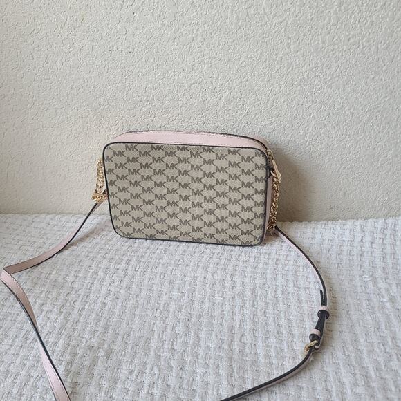 Michael Kors Pink and White Crossbody Bag with Gold Hardware - Picture 3 of 9